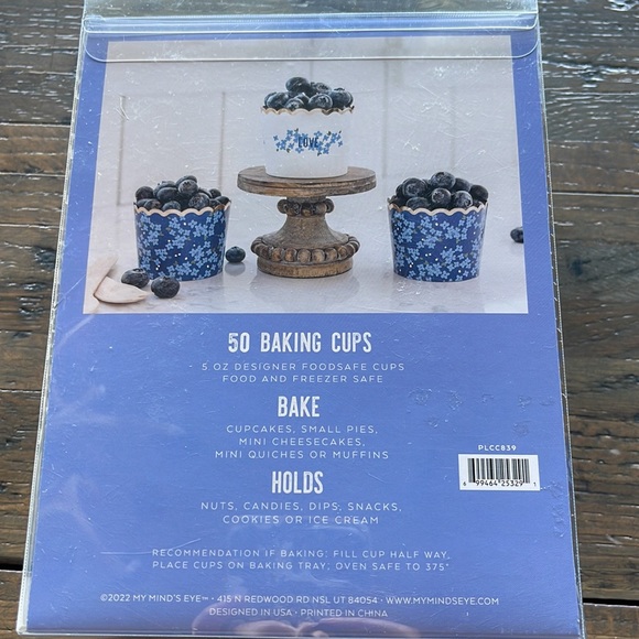 50 BLUE AND GOLD BAKING CUPS - Picture 6 of 7